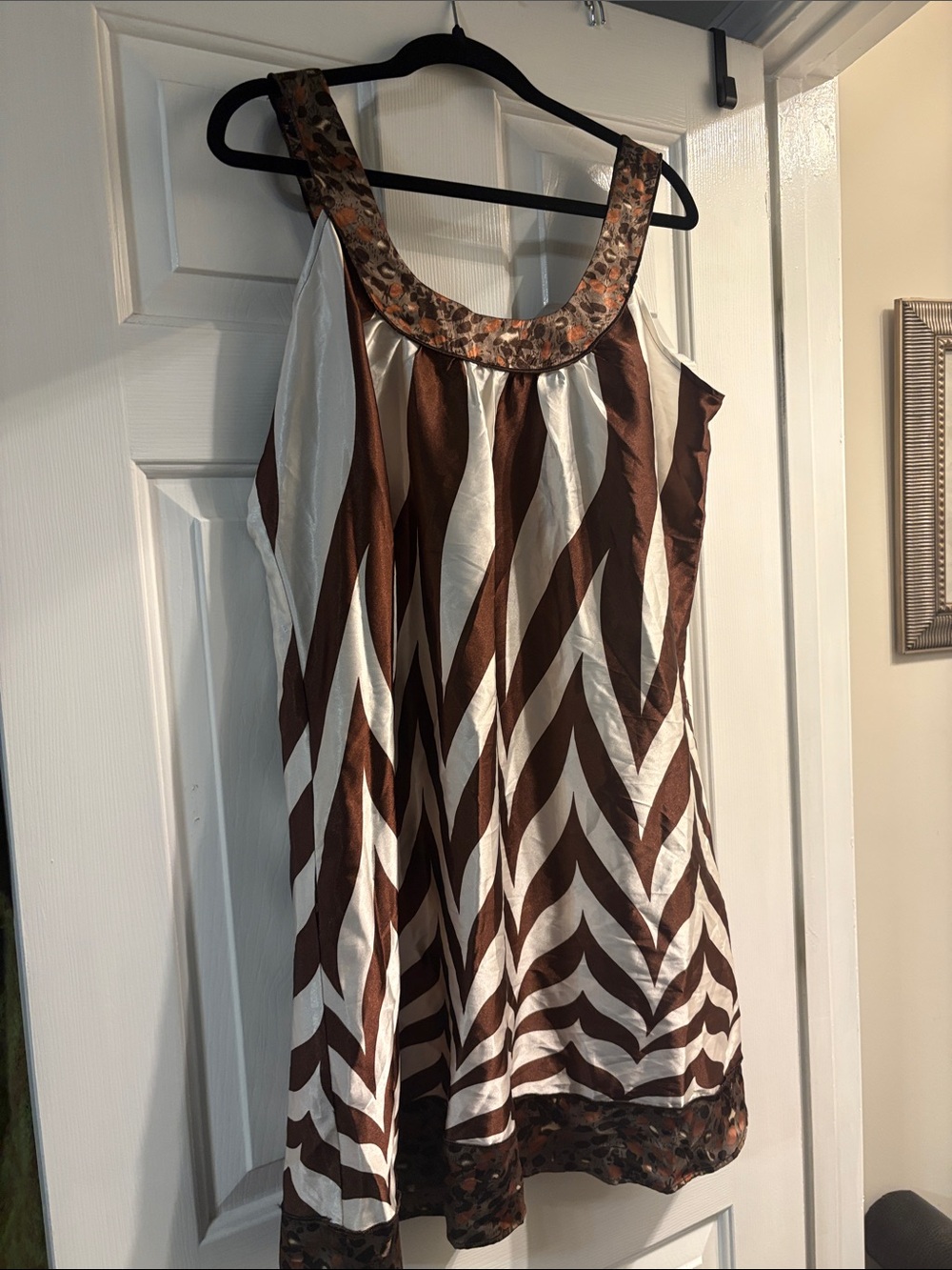 BCBGMaxAzria Brown and White Chevron Sleeveless Tunic